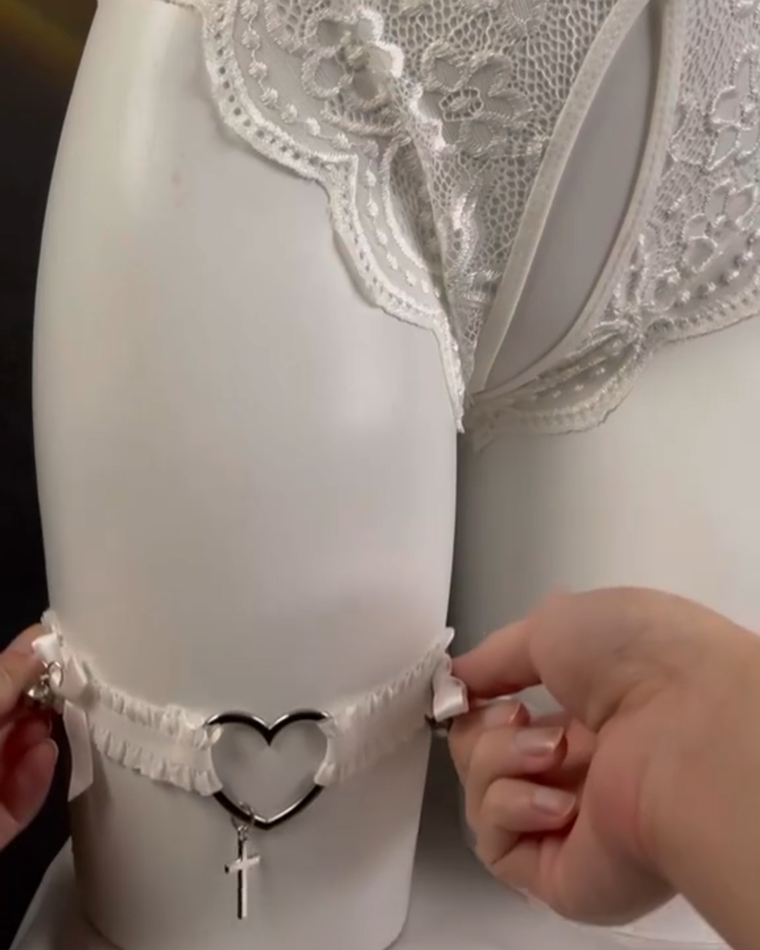 Sexy Lace Open Crotch Tights Pearl Backless Pajamas With Heart Decoration Leg Socks