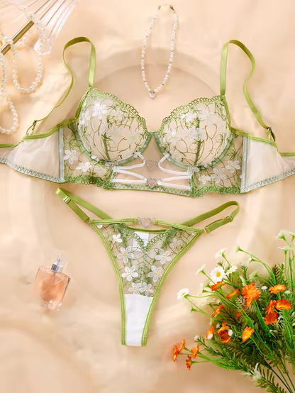 Green Daisy Embroidery 2-Piece Set