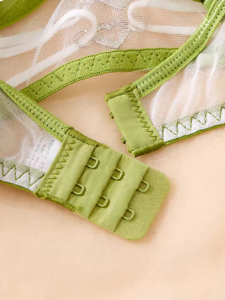 Green Daisy Embroidery 2-Piece Set