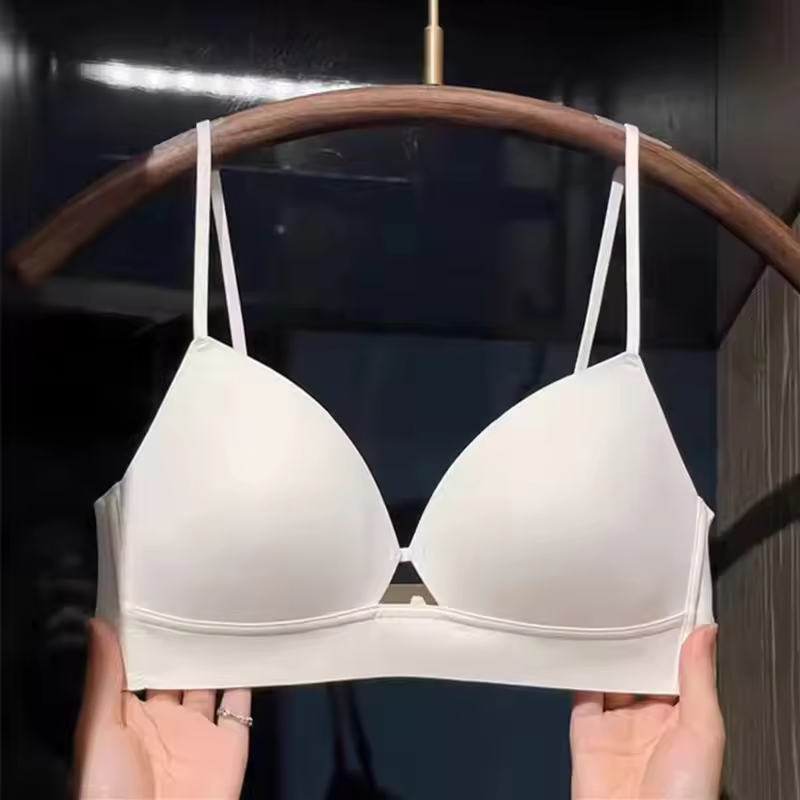 Thin Wire-Free Micro-Gathering Bra